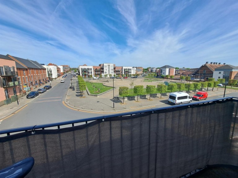 Images for The Square, Upton, Northampton, NN5
