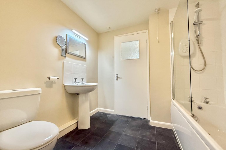 Images for Royal Oak Lane, Aubourn, Lincoln