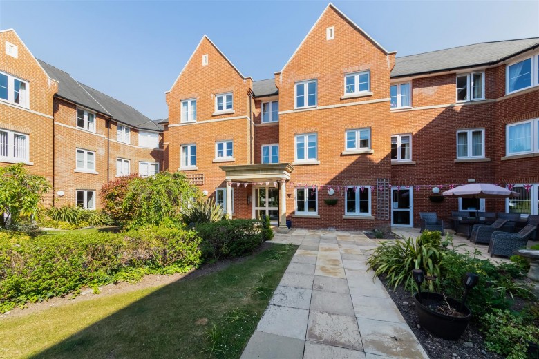 Click the photo for more details of Foxhall Court, School Lane, Banbury