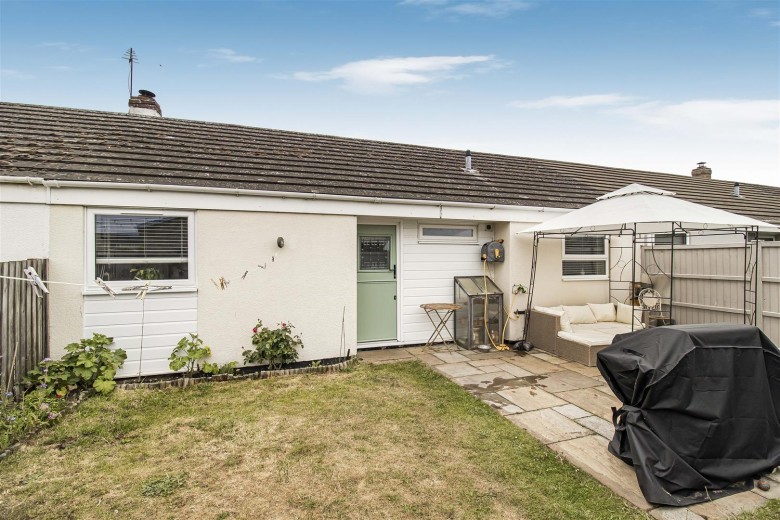 Click the photo for more details of Sanfoin Close, Red Lodge