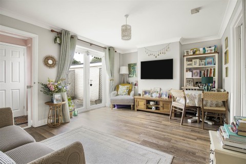Click the photo for more details of Sanfoin Close, Red Lodge