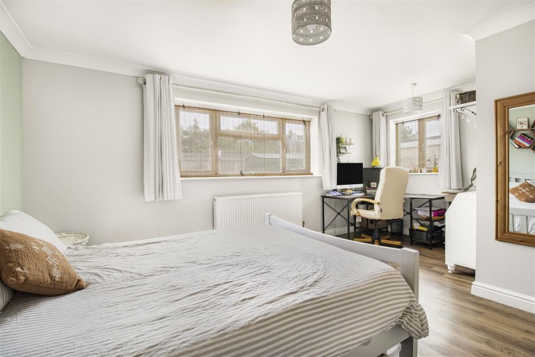 Images for Sanfoin Close, Red Lodge