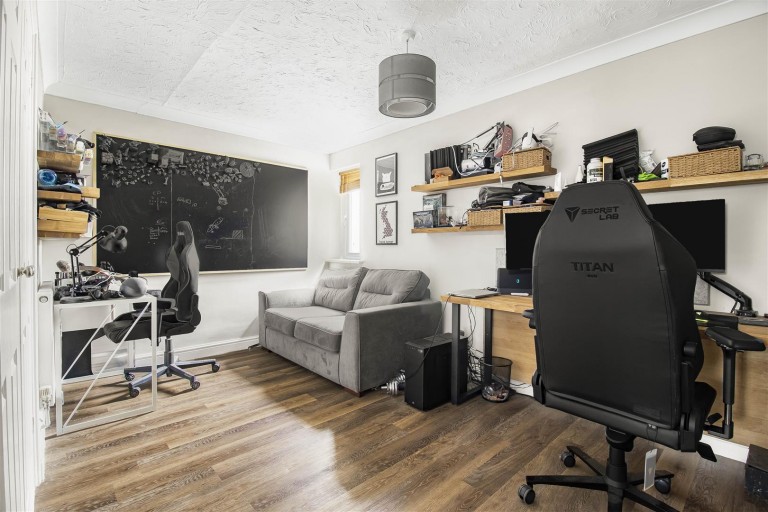 Images for Sanfoin Close, Red Lodge