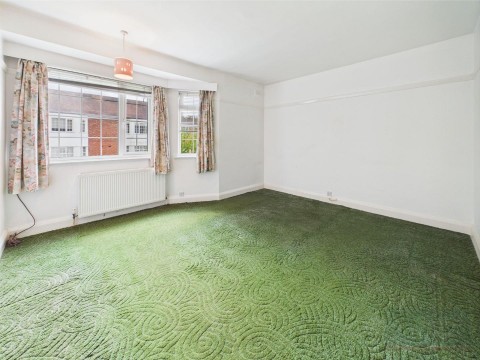 Click the photo for more details of Elmfield Avenue, Stoneygate, Leicester