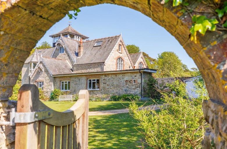 Click the photo for more details of Whitwell, Isle of Wight