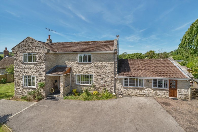 Click the photo for more details of School Lane, Wootton Fitzpaine, Bridport