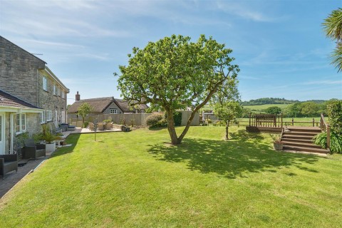 Click the photo for more details of School Lane, Wootton Fitzpaine, Bridport