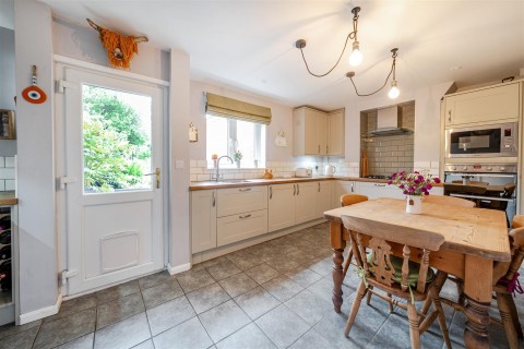Click the photo for more details of Brackley Road, Towcester, NN12