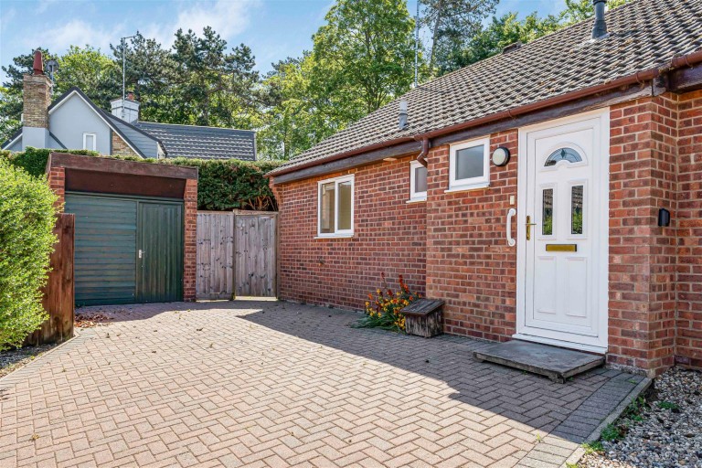 Images for Barry Lynham Drive, Newmarket