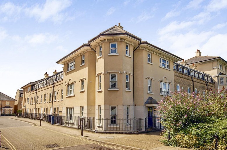 Click the photo for more details of St. Matthews Gardens, Cambridge