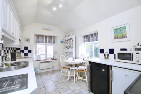Click the photo for more details of Low Road, Manthorpe