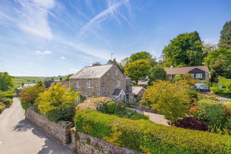 Click the photo for more details of Ashprington, Totnes
