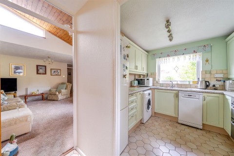 Click the photo for more details of Barn Meads Road, Wellington