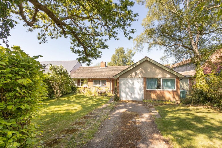 Click the photo for more details of Ashby Lane, Bitteswell, Lutterworth, LE17
