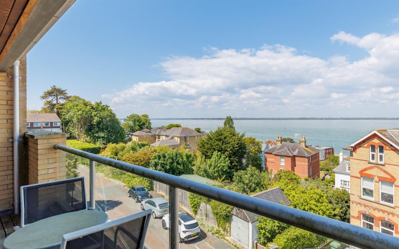 Click the photo for more details of Cowes, Isle of Wight