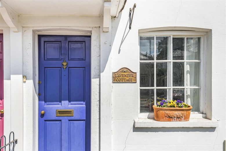 Click the photo for more details of Reading Road, Henley-On-Thames