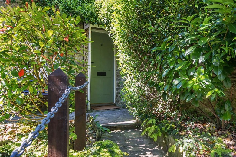 Click the photo for more details of Waterloo Road, Kingsbridge