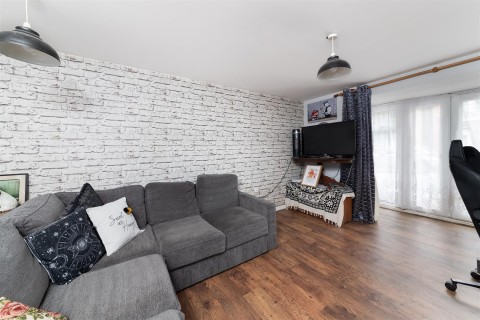 Click the photo for more details of Alma Road, Banbury