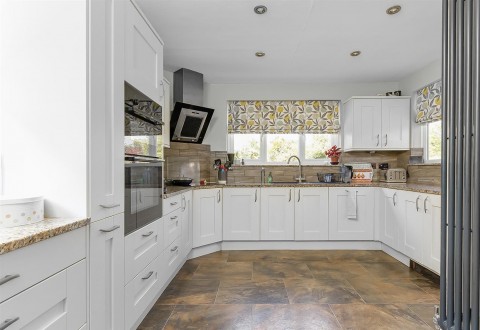Click the photo for more details of Longrood Road, Rugby, CV22