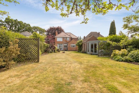 Click the photo for more details of Longrood Road, Rugby, CV22
