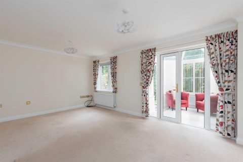 Click the photo for more details of Marton Court, Cawston, Rugby, CV22