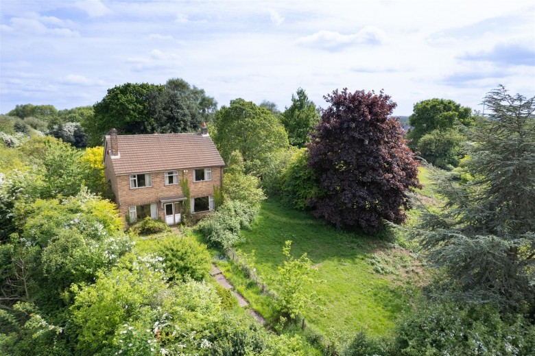 Click the photo for more details of High Street, Measham, DE12