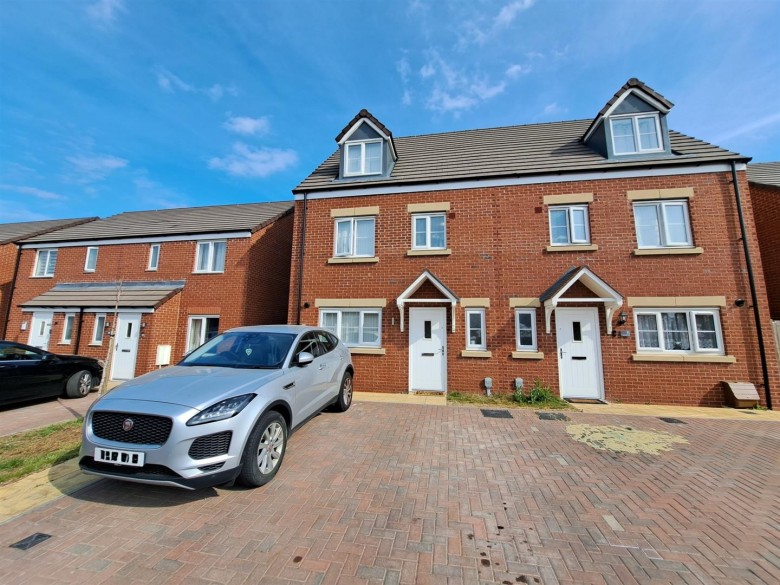 Click the photo for more details of Derbyshire Drive, Northampton, NN2