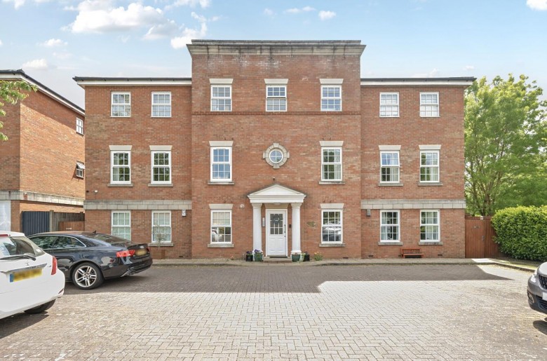 Click the photo for more details of Fusilier Way, Weedon, NN7