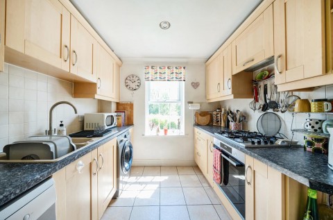 Click the photo for more details of Fusilier Way, Weedon, NN7
