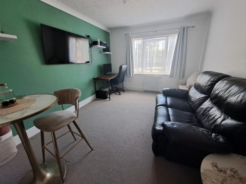 Click the photo for more details of Harlestone Road, Northampton, NN5