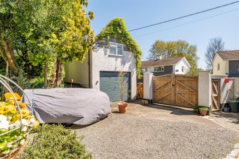 Click the photo for more details of North Road, Lifton