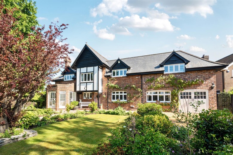 Click the photo for more details of Barn Road, Broadstone, Dorset