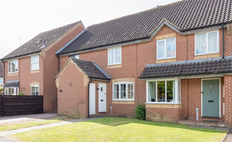 Click the photo for more details of Canterbury Close, Banbury