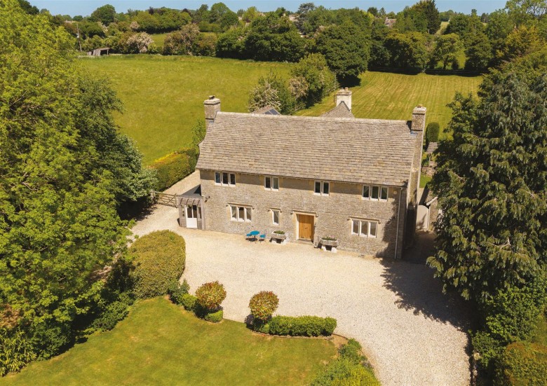 Click the photo for more details of Ampney Crucis