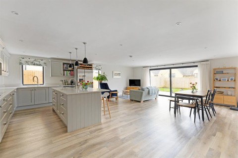Click the photo for more details of Toddington, Gloucestershire