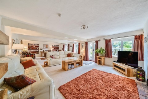 Click the photo for more details of Skilgate, Taunton