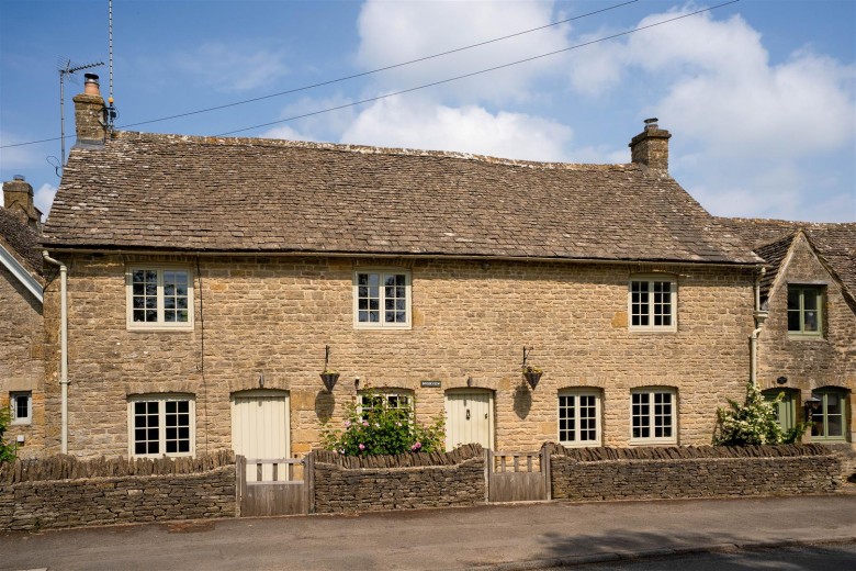 Click the photo for more details of Lower Swell, Gloucestershire