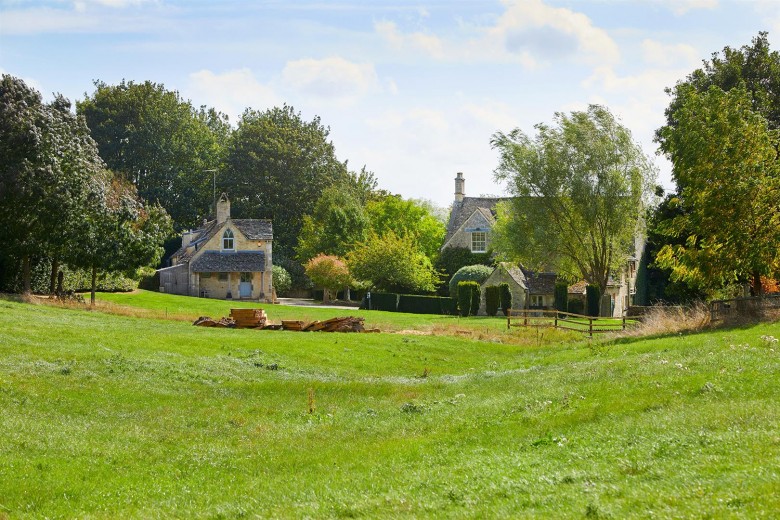 Click the photo for more details of Westwell, Burford, Oxfordshire