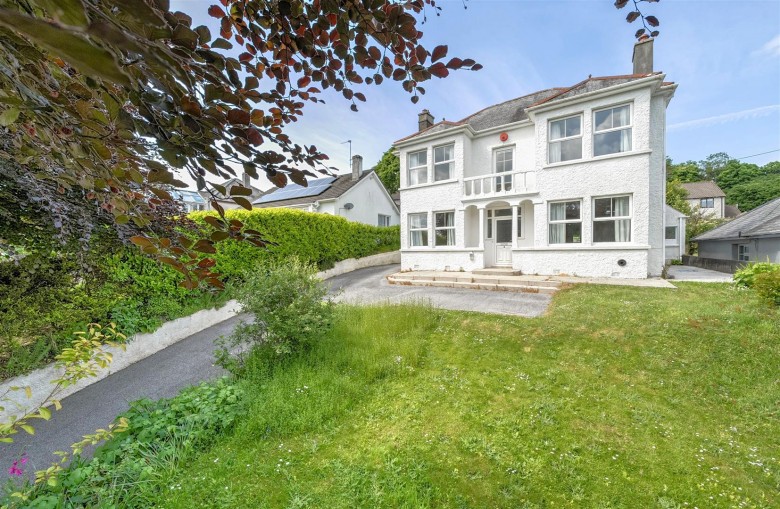 Click the photo for more details of 4, Upland Crescent, Truro