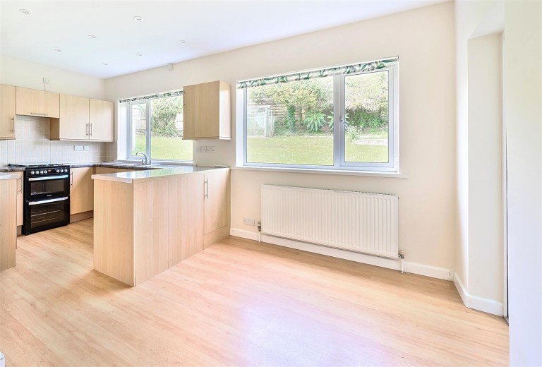 Images for 4, Upland Crescent, Truro