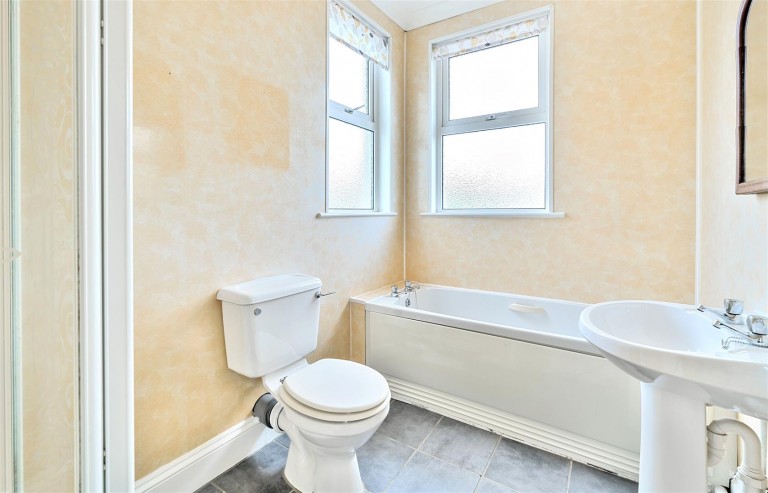 Images for 4, Upland Crescent, Truro