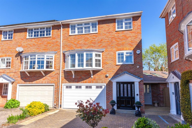 Click the photo for more details of Baronsmead, Henley-On-Thames