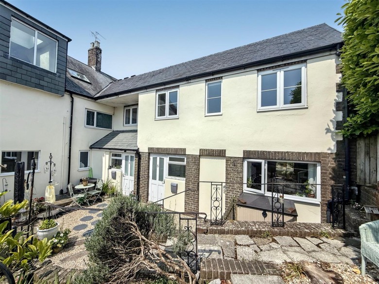 Click the photo for more details of Dorchester Road, Maiden Newton, Dorchester