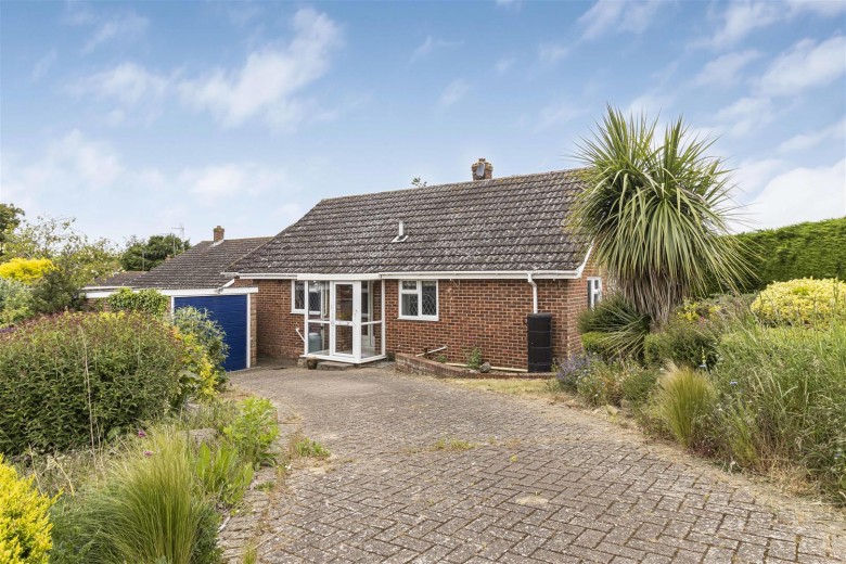Click the photo for more details of Farmerie Road, Hundon, Sudbury