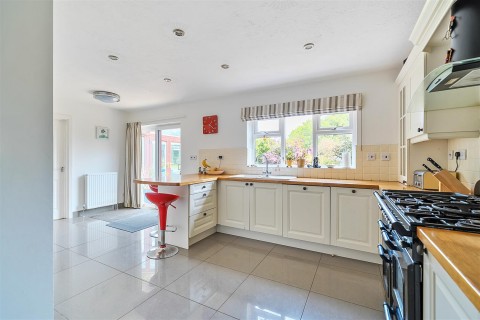 Click the photo for more details of Knoll Park, Truro