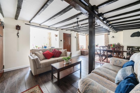 Click the photo for more details of Greenside, Wappenham, NN12