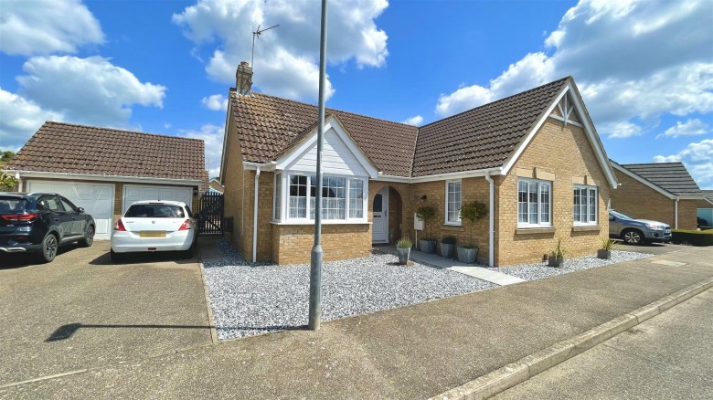 Click the photo for more details of Meadow Way, Mepal, Ely