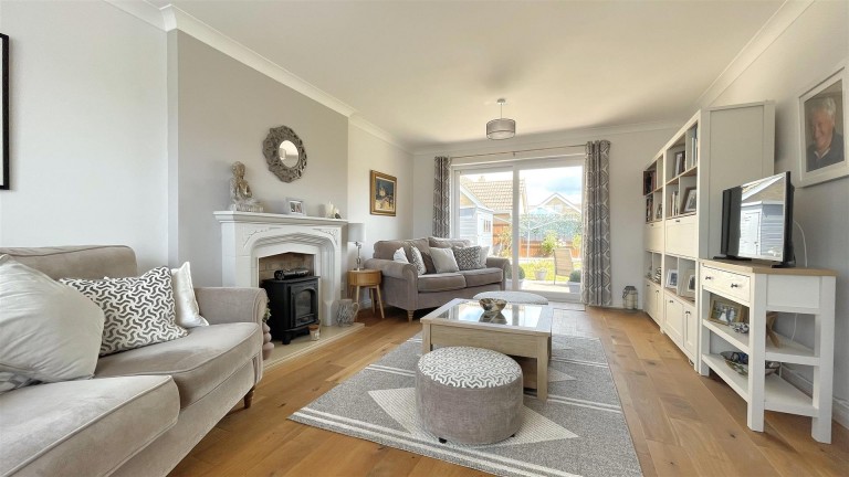Images for Meadow Way, Mepal, Ely