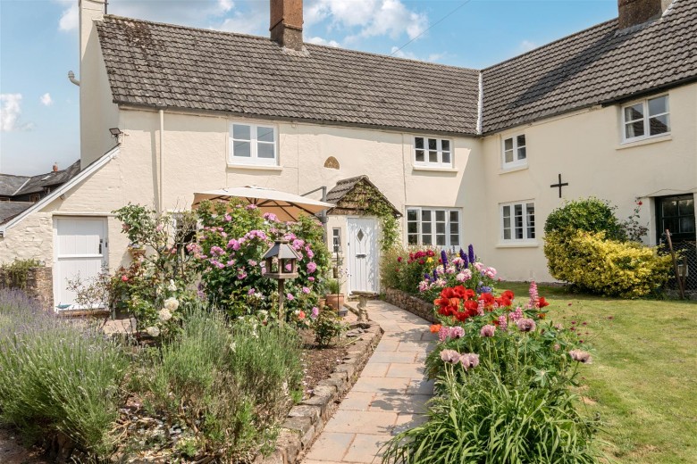 Click the photo for more details of Holcombe Rogus, Wellington
