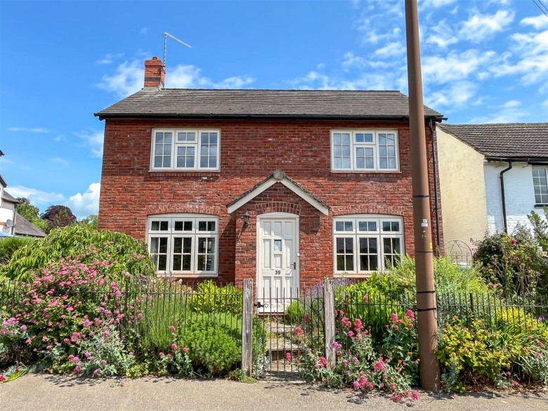 Click the photo for more details of Churchill Road, Welton, NN11
